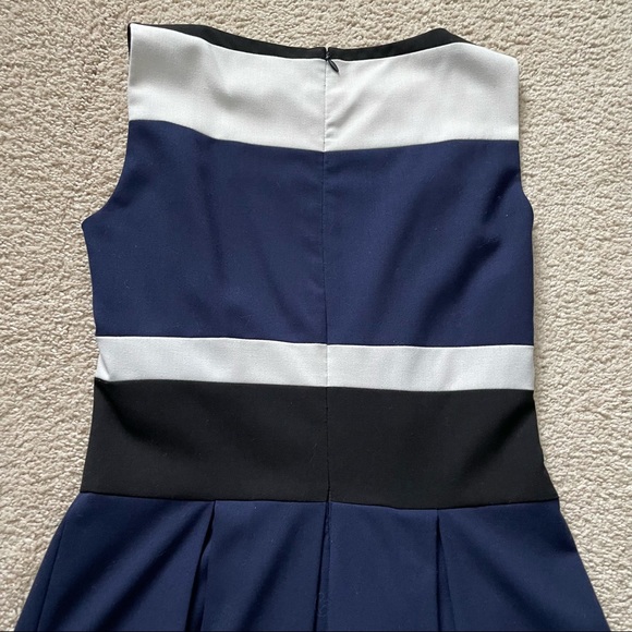Lauren Ralph Lauren Navy Beige and Black Striped Fit and Flare Dress size 4 - Picture 4 of 12